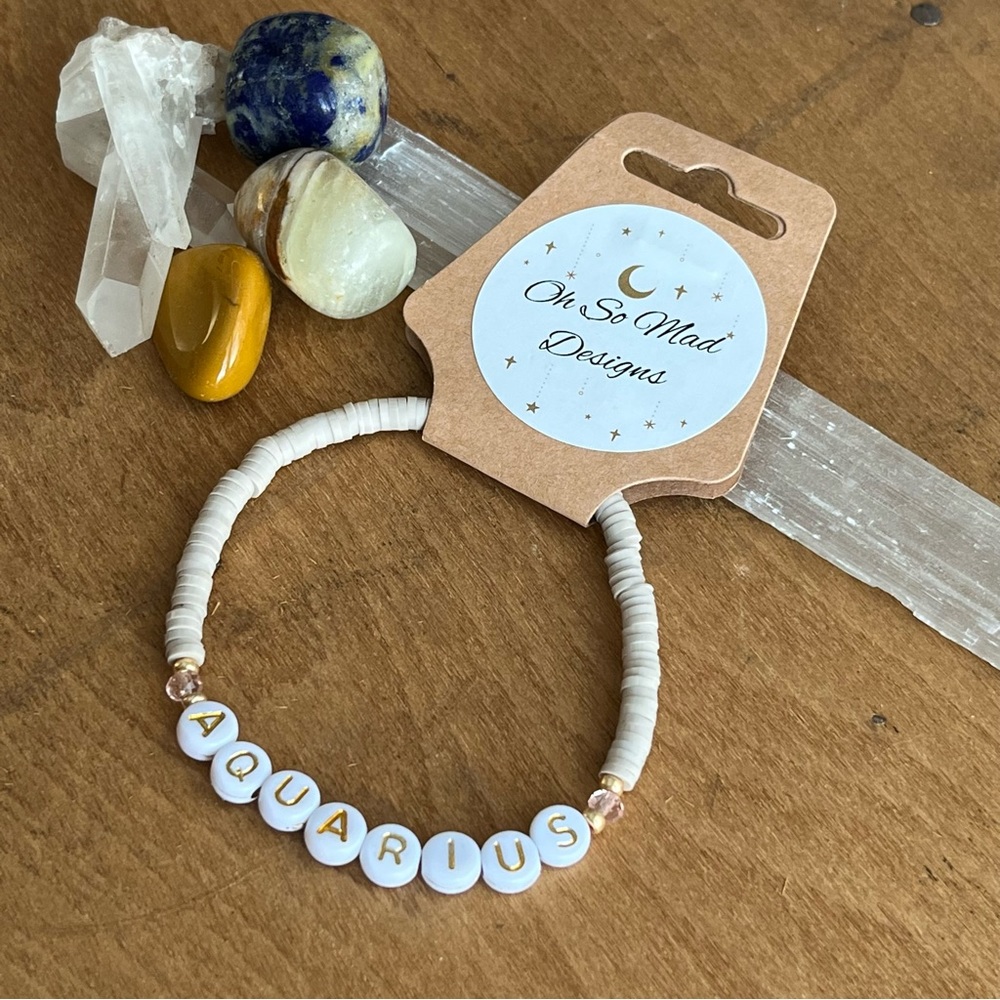 17cm Stretchy Zodiac Bracelets, Acrylic Gold Letters, Khaki Clay Beads